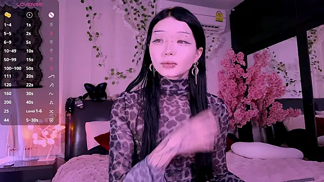 Lein Bone online show from 11.08.25