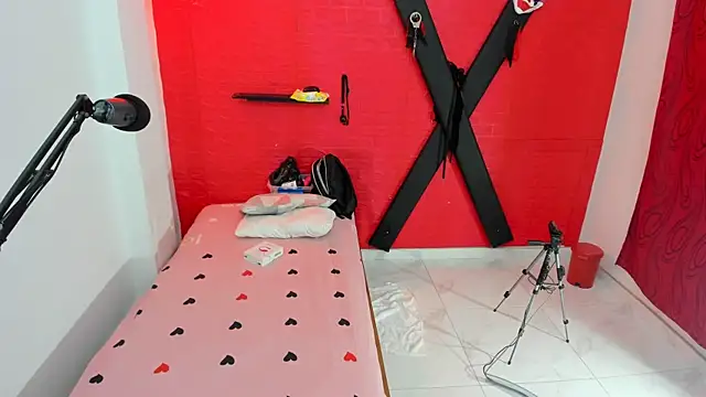 Snapshot of bdsmforever18 chatting on 08.07.26 bdsmforever18 online show from 08.07.26