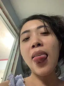 Minee1202 online show from 10.29.25