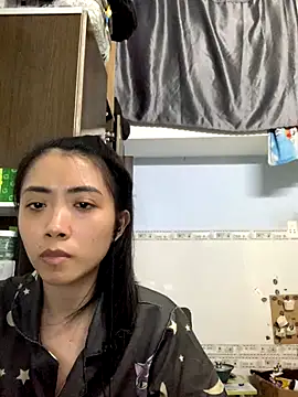 Minee1202 online show from 10.31.25