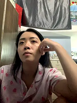 Minee1202 online show from 12.18.25