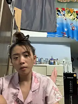 Snapshot of Minee1202 chatting on 04.24.26 Minee1202 online show from 04.24.26