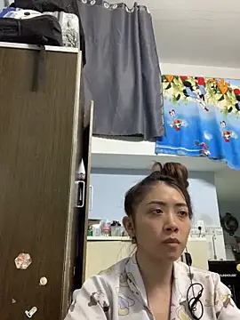 Snapshot of Minee1202 chatting on 05.06.26 Minee1202 online show from 05.06.26
