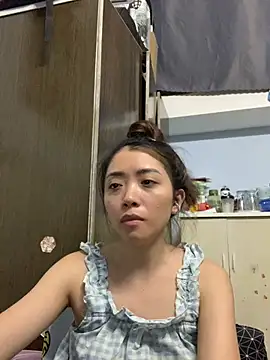 Snapshot of Minee1202 chatting on 05.20.26 Minee1202 online show from 05.20.26