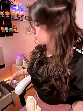 Sharon 07 online show from 10.20.25