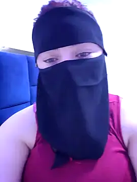 Snapshot of _Douna_-_ chatting on 09.28.25 Douna - online show from 09.28.25