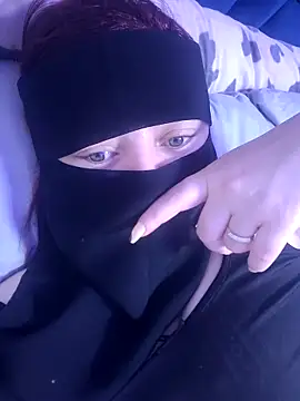 Snapshot of _Douna_-_ chatting on 09.29.25 Douna - online show from 09.29.25