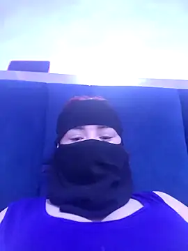 Snapshot of _Douna_-_ chatting on 10.03.25 Douna - online show from 10.03.25