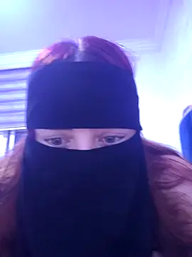 Snapshot of _Douna_-_ chatting on 10.07.25 Douna - online show from 10.07.25