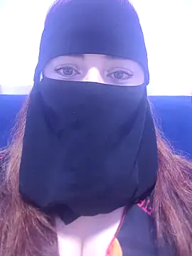 Snapshot of _Douna_-_ chatting on 10.10.25 Douna - online show from 10.10.25