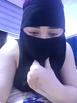 Snapshot of _Douna_-_ chatting on 10.17.25 Douna - online show from 10.17.25