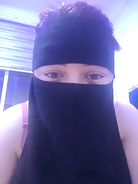 Snapshot of _Douna_-_ chatting on 10.20.25 Douna - online show from 10.20.25