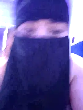 Snapshot of _Douna_-_ chatting on 10.23.25 Douna - online show from 10.23.25