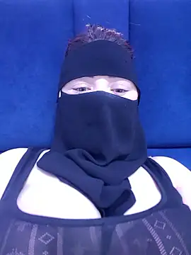 Snapshot of _Douna_-_ chatting on 10.23.25 Douna - online show from 10.23.25