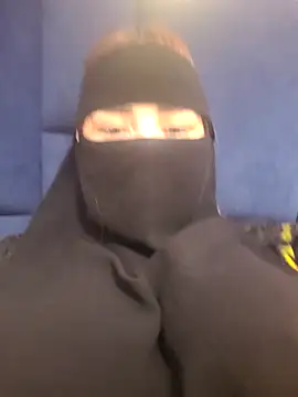 Snapshot of _Douna_-_ chatting on 10.25.25 Douna - online show from 10.25.25