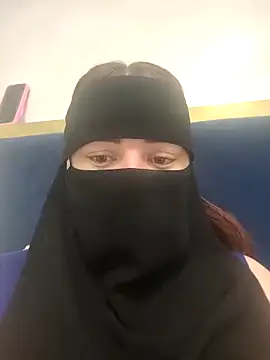 Snapshot of _Douna_-_ chatting on 10.30.25 Douna - online show from 10.30.25