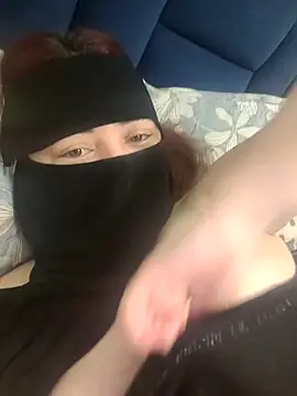 Snapshot of _Douna_-_ chatting on 11.07.25 Douna - online show from 11.07.25