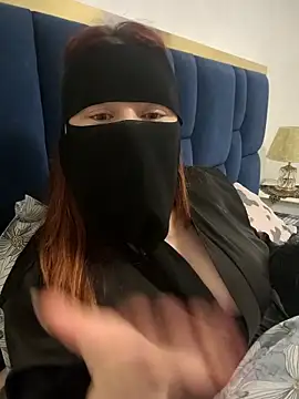 Snapshot of _Douna_-_ chatting on 11.07.25 Douna - online show from 11.07.25