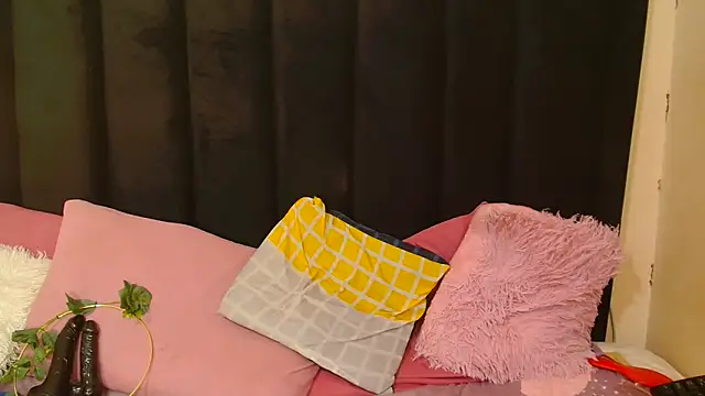 AmazingDarkDoll online show from 10.11.25