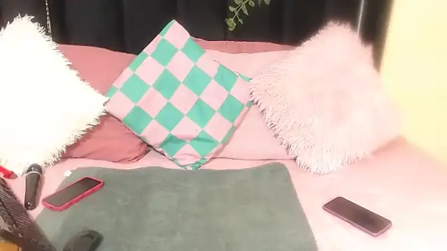 AmazingDarkDoll online show from 11.13.25