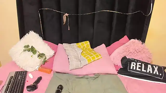 AmazingDarkDoll online show from 02.23.26