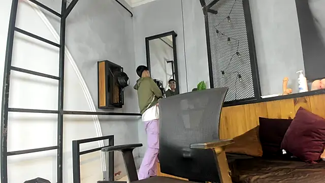 Dani mc1 online show from 10.24.25