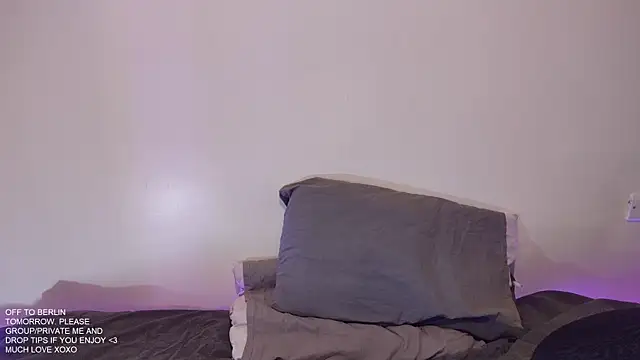 TSTaraBrookes online show from 04.28.26