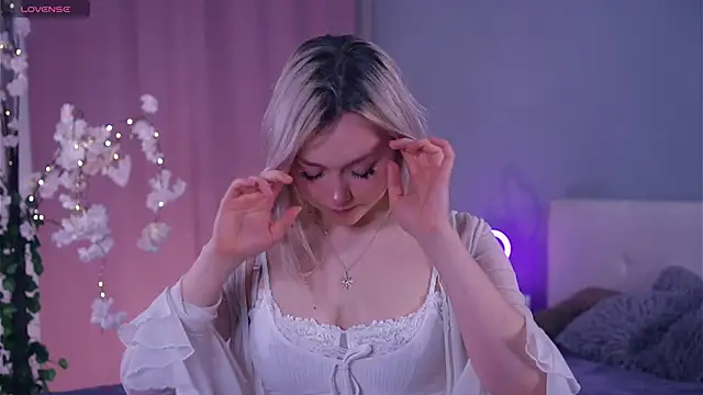 AccaCroyle online show from 04.10.26