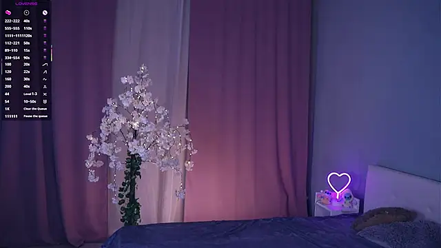 AccaCroyle online show from 04.13.26