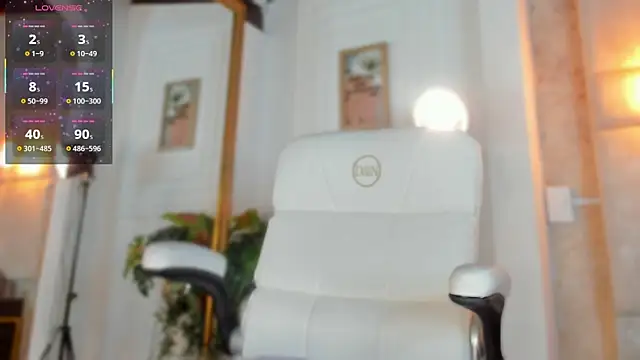 Jazmiinee online show from 11.28.25