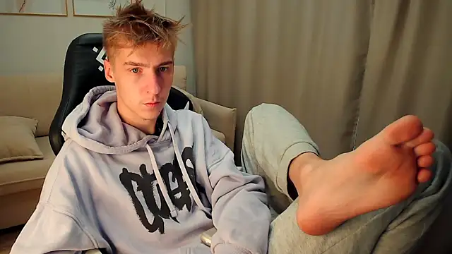 Snapshot of MrSexyCum4U chatting on 09.29.25 MrSexyCum4U online show from 09.29.25