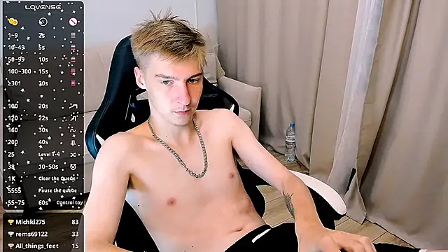 Snapshot of MrSexyCum4U chatting on 10.02.25 MrSexyCum4U online show from 10.02.25