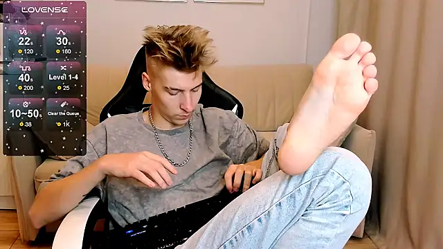 Snapshot of MrSexyCum4U chatting on 10.09.25 MrSexyCum4U online show from 10.09.25