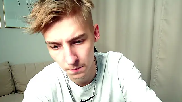 Snapshot of MrSexyCum4U chatting on 10.15.25 MrSexyCum4U online show from 10.15.25