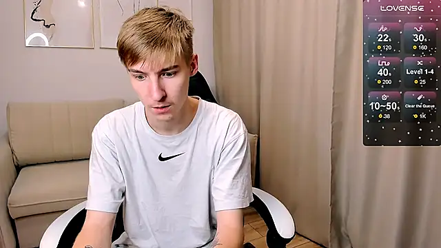 Snapshot of MrSexyCum4U chatting on 11.06.25 MrSexyCum4U online show from 11.06.25