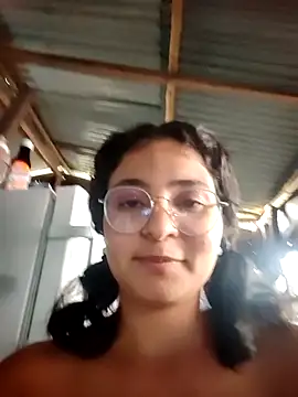 Snapshot of Lily-o chatting on 10.26.25 Lily-o online show from 10.26.25