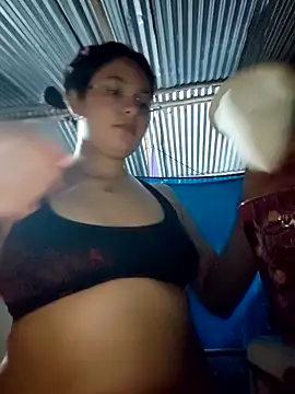 Snapshot of Lily-o chatting on 11.16.25 Lily-o online show from 11.16.25