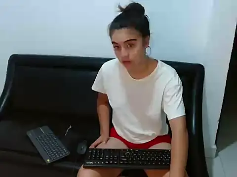 Snapshot of Arieeel_09 chatting on 10.14.25 Arieeel 09 online show from 10.14.25