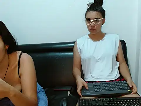 Snapshot of Arieeel_09 chatting on 11.07.25 Arieeel 09 online show from 11.07.25