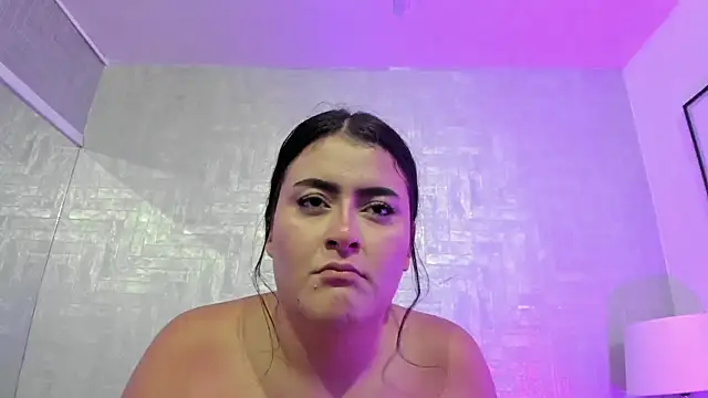 Snapshot of VioletaMaddox chatting on 09.24.25 VioletaMaddox online show from 09.24.25