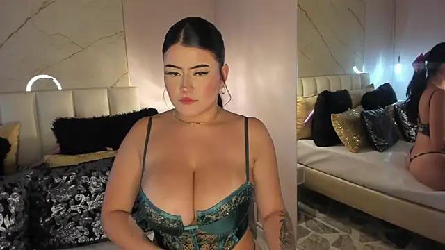 Snapshot of VioletaMaddox chatting on 10.14.25 VioletaMaddox online show from 10.14.25