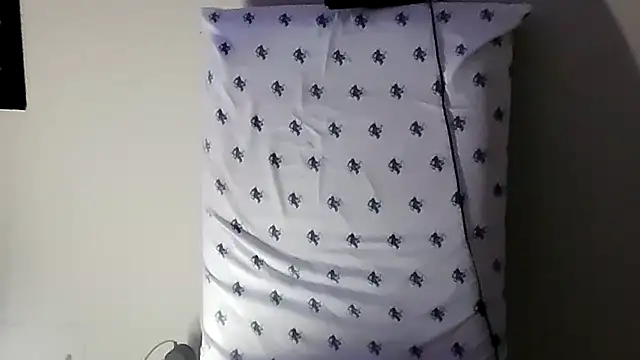 Snapshot of Triggerhappycj100 chatting on 11.02.25 Triggerhappycj100 online show from 11.02.25