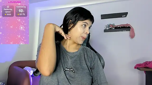 Aleja-02 online show from 09.24.25