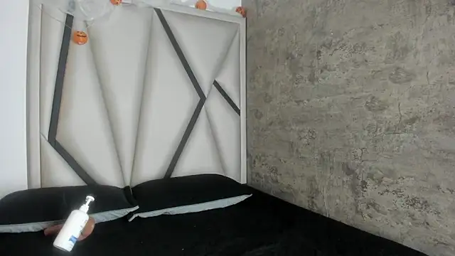 Aleja-02 online show from 10.27.25