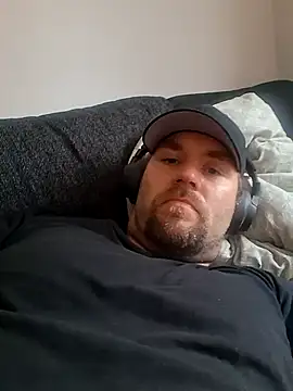 Snapshot of Bamse28 chatting on 10.23.25 Bamse28 online show from 10.23.25