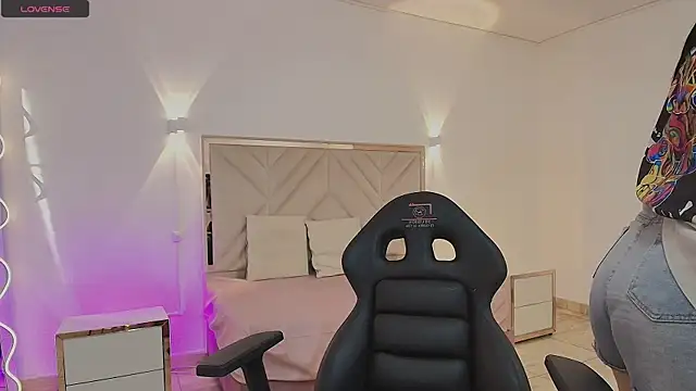 Violet tay1 online show from 10.19.25