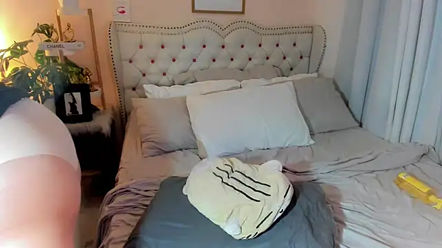 SweetHoney369 online show from 11.27.25