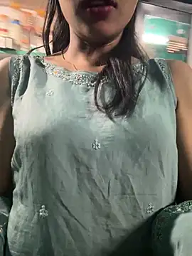 Snapshot of modelnishu chatting on 10.24.25 modelnishu online show from 10.24.25