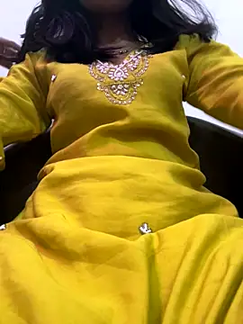 Snapshot of modelnishu chatting on 10.26.25 modelnishu online show from 10.26.25