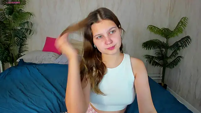 Elle Ellise online show from 09.13.25